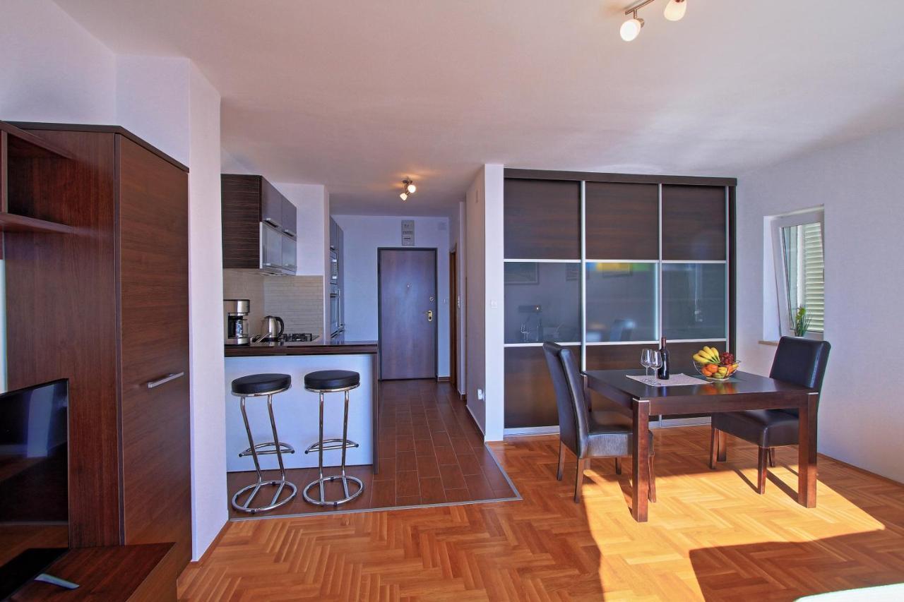סנג' Studio Apartman Luka מראה חיצוני תמונה