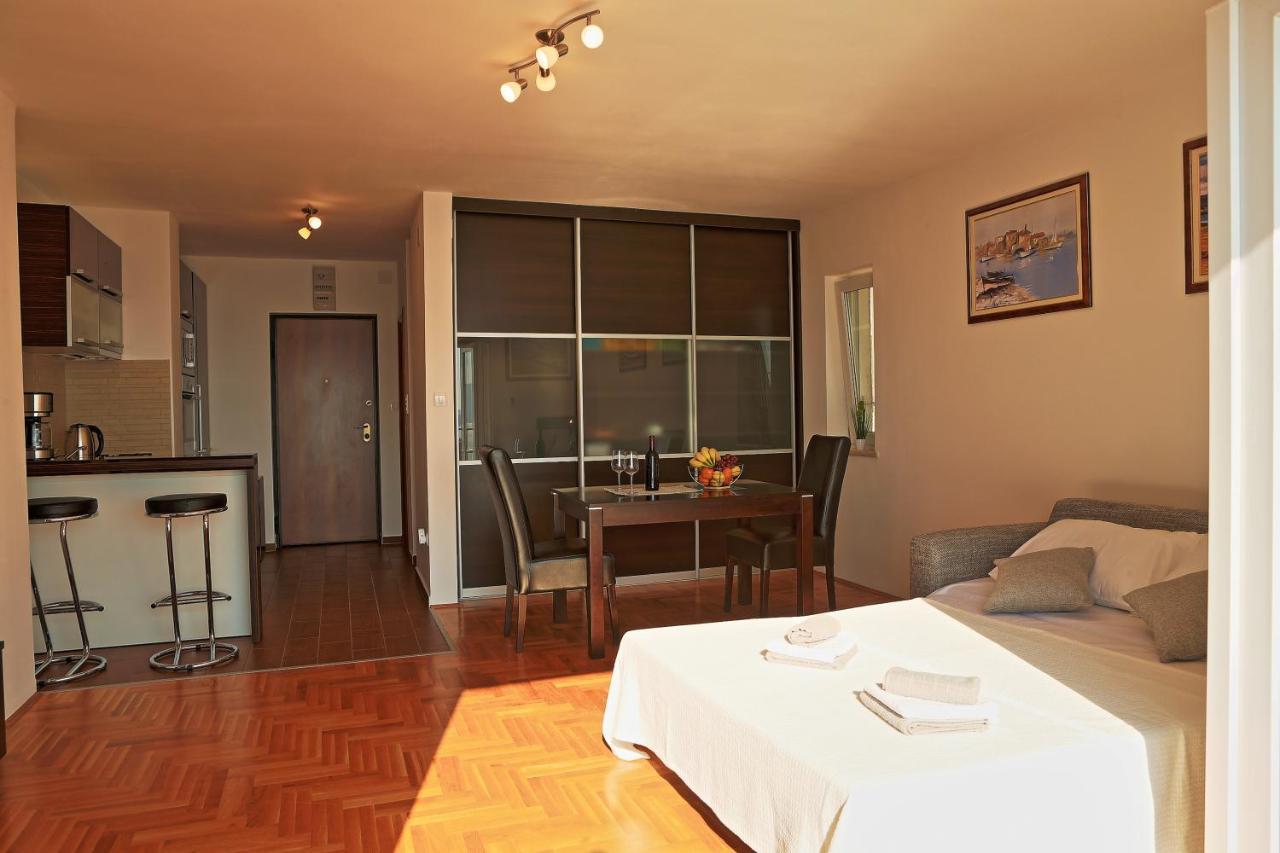 סנג' Studio Apartman Luka מראה חיצוני תמונה